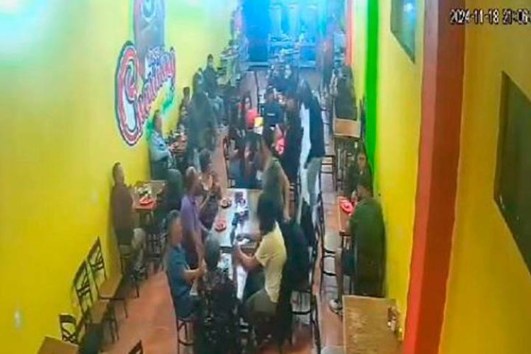 Video: Captan momento de asalto a taquería en Cuernavaca, Morelos