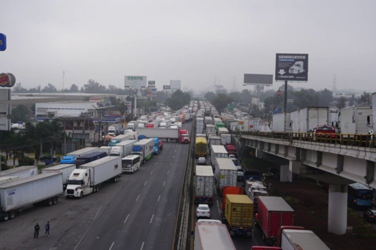 Por segundo día continúan afectaciones en la autopista México-Querétaro