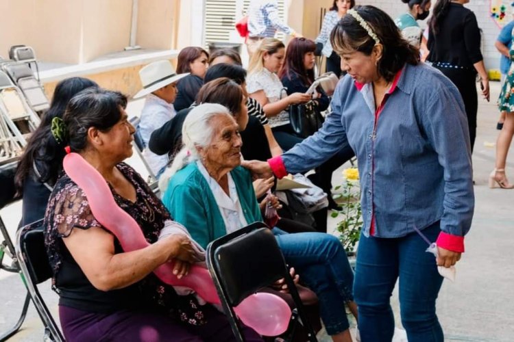 Pueblo de San Andrés Mixquic ratifica a Azucena Flores como coordinadora territorial