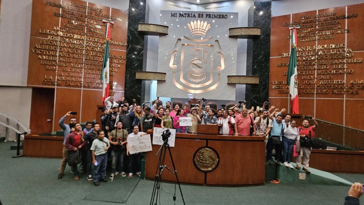 Protestan reporteros de Guerrero contra amenazas de diputada local