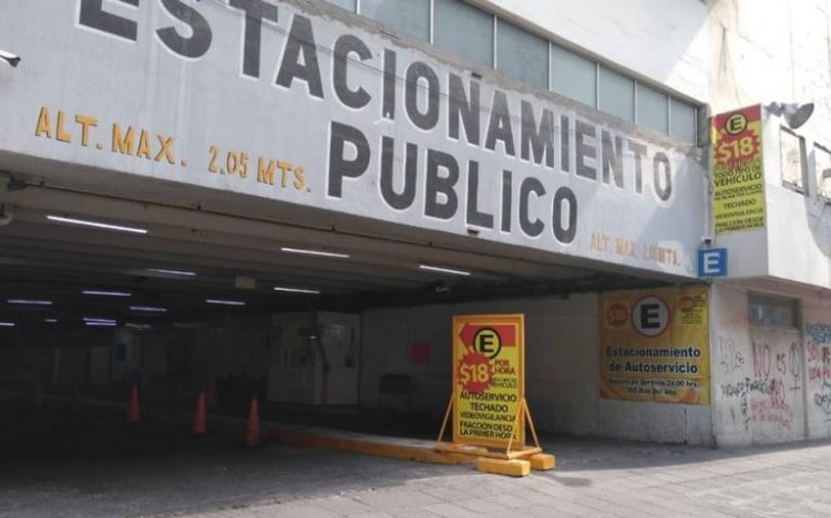 Presentan propuesta para limitar tarifas en estacionamientos públicos de la CDMX