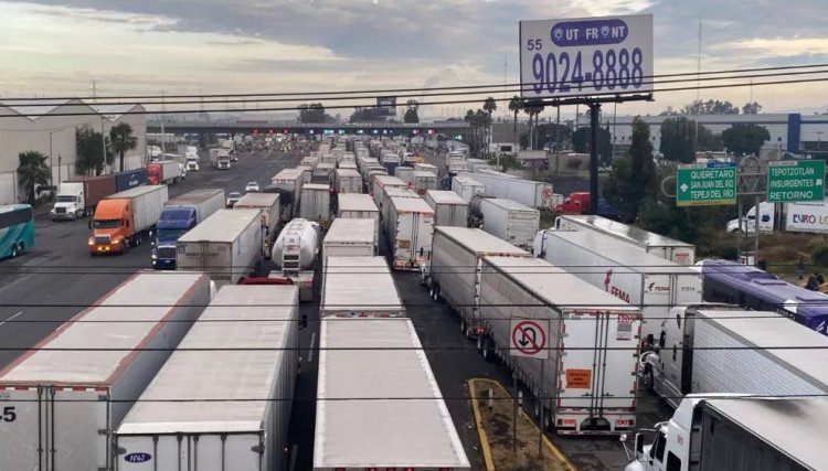 Más de 18 horas detenida autopista México-Querétaro por accidente; hay 10 km de fila de vehículos