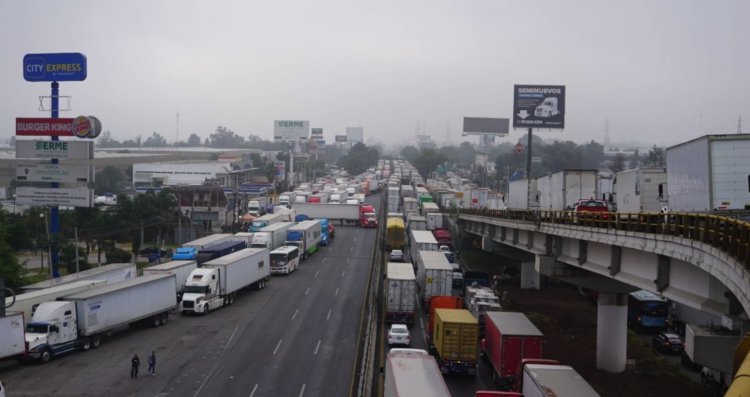 Por segundo día continúan afectaciones en la autopista México-Querétaro