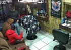 Captan momento de asalto a mano armada en barbería de Chicoloapan