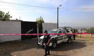 Encuentran fosa clandestina con cuerpos enterrados en Santiago Tianguistenco