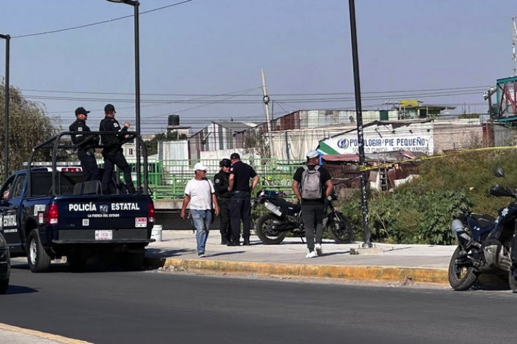 Encuentran cuerpo flotando en canal de aguas negras en Chimalhuacán