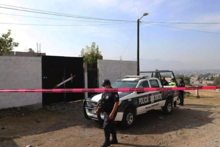 Encuentran fosa clandestina con cuerpos enterrados en Santiago Tianguistenco