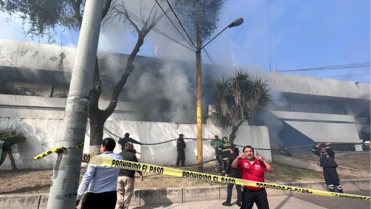 Reportan incendio en oficinas de la Fiscalía de Justicia de la CDMX