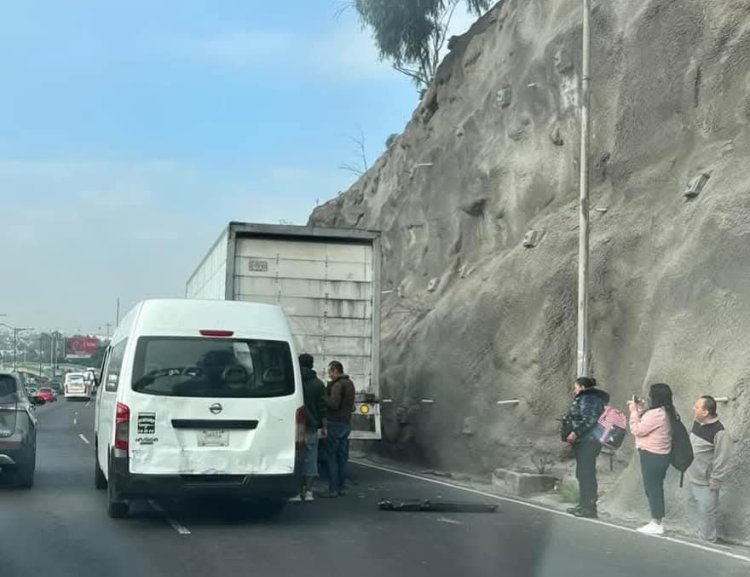 Rescatan a mujer que quedó prensada durante accidente en la México-Pachuca