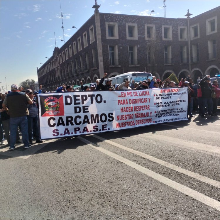 Trabajadores sindicalizados de Ecatepec se manifiestaron en Toluca