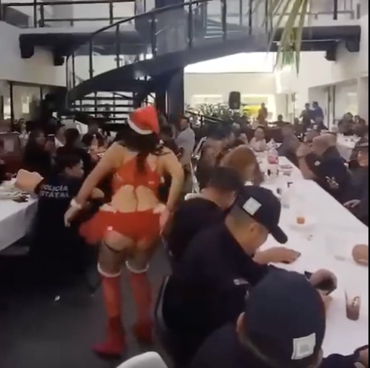 Policías de Córdoba celebran con stripper su posada navideña