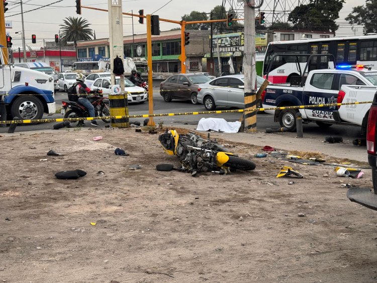 Mexibús de Ecatepec atropella y mata a motociclista que intentó ganarle el paso