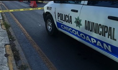 Matan a balazos a dos policías municipales a bordo de su patrulla en Chicoloapan