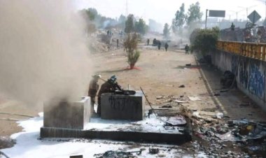 Incendio consume bodega de colchones en Ecatepec, Edomex