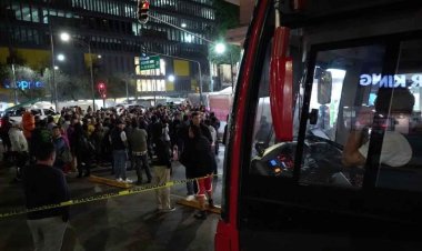 Muere hombre de la tercera edad mientras viajaba a bordo del Metrobús de la CDMX