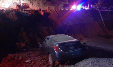 Socavón en Tenancingo ha ocasionado seis accidentes; denuncian ciudadanos