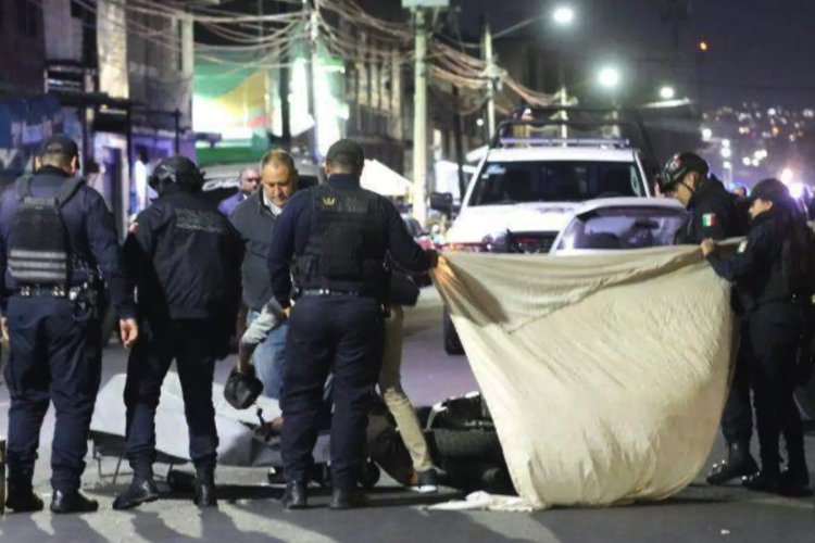 Motociclista muere aplastado por pipa de agua en avenida Texcoco de Nezahualcóyotl