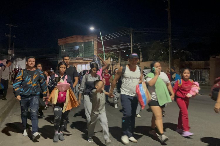 A pesar de restricciones, segunda caravana migrante sale de Chiapas.