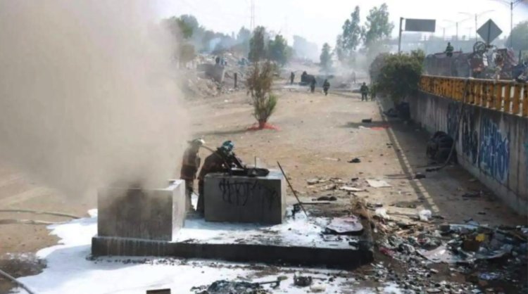 Incendio consume bodega de colchones en Ecatepec, Edomex