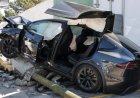 Otro Tesla destrozado en accidente vial ahora en Puebla