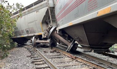 Tren de carga se descarrila por falla en las vías en Cuautitlán