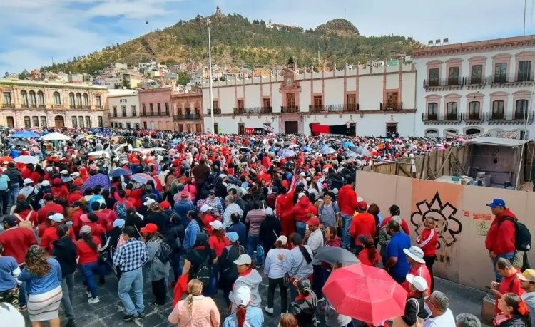 Continúan paro de labores y manifestaciones de maestros en Zacatecas