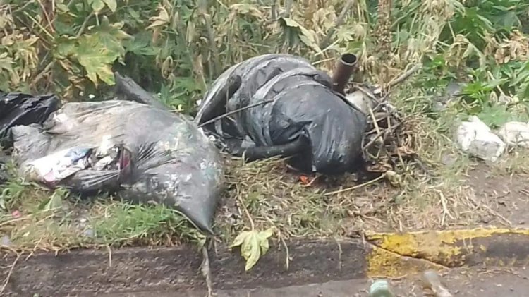 Encuentran restos humanos embolsados en canal de aguas negras de Ecatepec