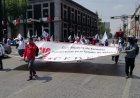 Profesores realizan plantón en el Palacio del Gobierno del Estado de México