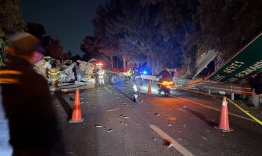 Conductor de tráiler muere tras chocar su unidad en la Peñón-Lechería