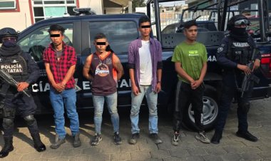 Detienen en Chalco a cuatro presuntos delincuentes con varias dosis de droga
