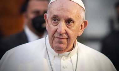 El papa Francisco reaparece ante fieles tras cinco semanas en hospital