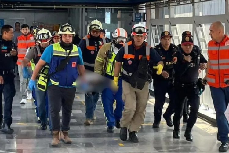 Rescatan a sujeto que se arrojó a las vías del Metro San Antonio Abad de la Línea 2