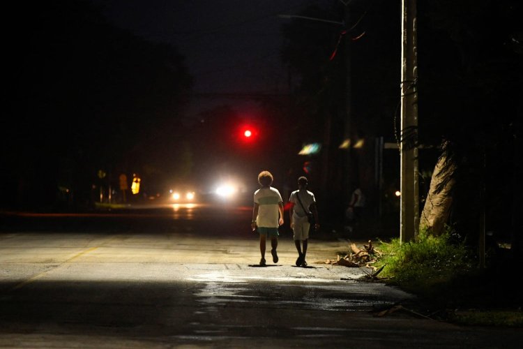 Apagones siguen afectando a Cuba; un fin de semana a oscuras