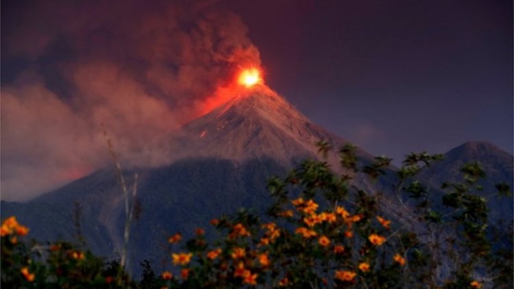 Comienzan evacuaciones masivas en Guatemala por erupción del Volcán de Fuego