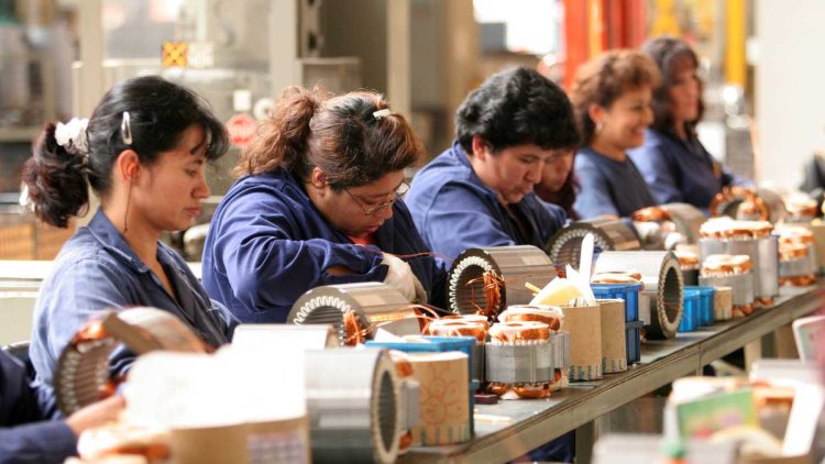 Continúa desigualdad laboral en México; mujeres perciben menos que los hombres