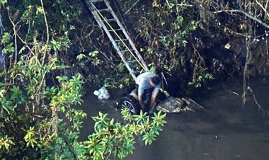 Mueren cinco estudiantes de la FES Cuautitlán en accidente; su vehículo cayó en un canal de aguas negras
