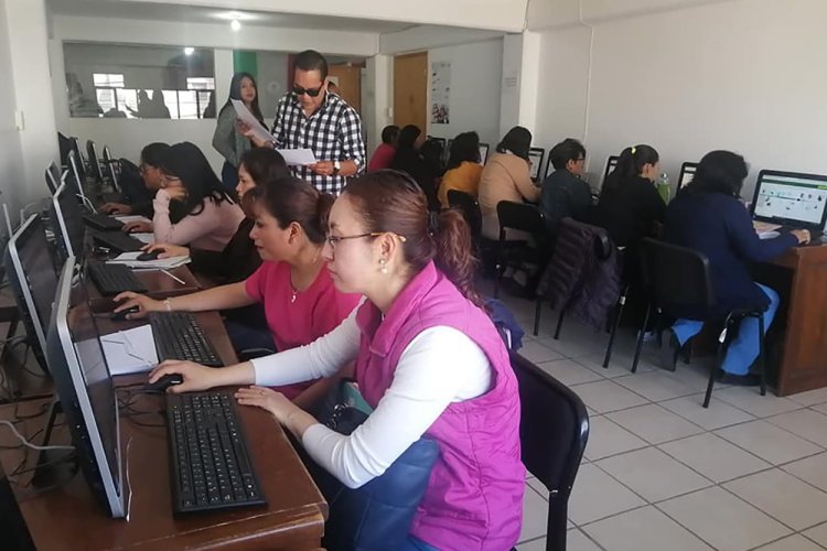 Llaman a garantizar condiciones laborales dignas para los maestros en México
