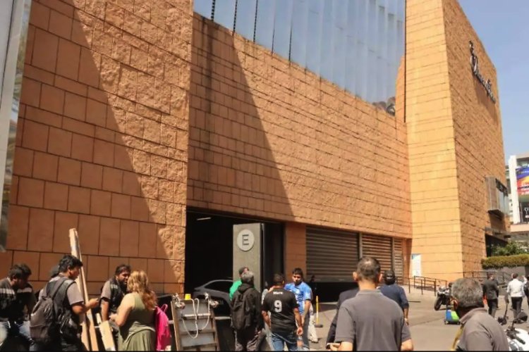 Trabajador muere tras caer más de cinco metros en tienda departamental en Polanco
