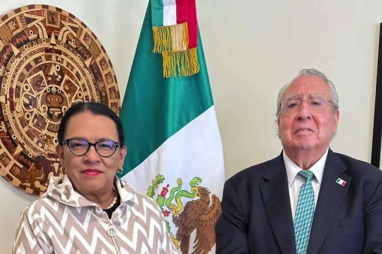 Secretaria de Gobernación acude al Vaticano a entregar carta de invitación al nuevo Papa