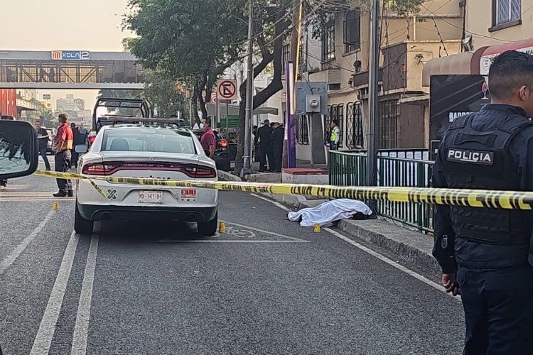Matan a balazos a funcionarios de la CDMX cerca del Metro Xola