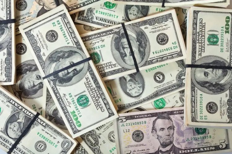 Critican a Morena por presumir reducción de impuesto a remesas; prevén impacto negativo en México