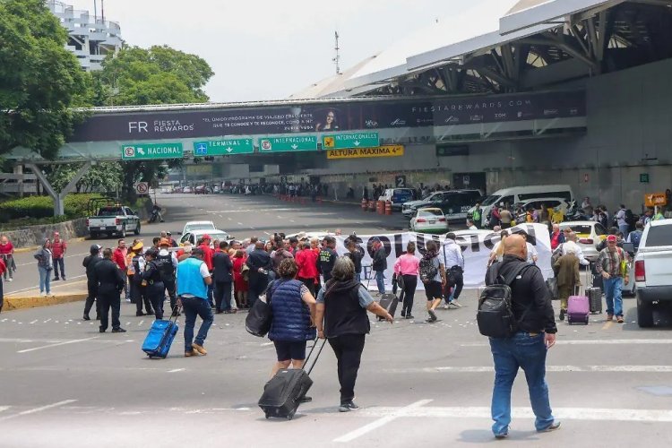 Cierran estaciones del Metro ante amenazas de movilizaciones de la CNTE