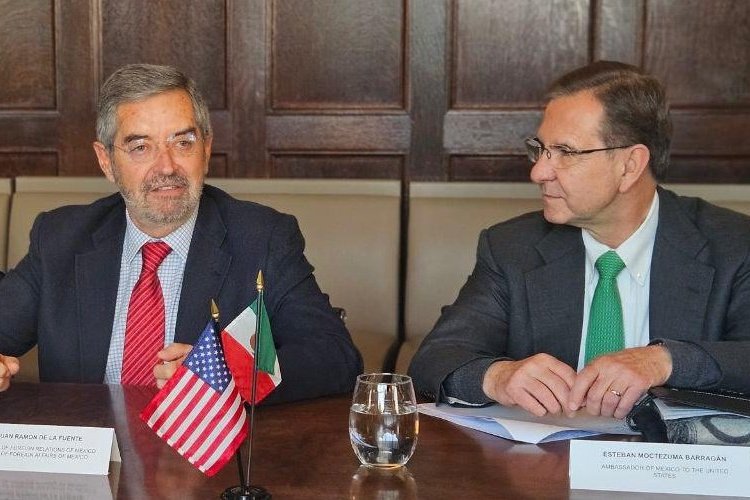 Califican de 'desastrosa' gestión de Esteban Moctezuma y Juan Ramón de la Fuente