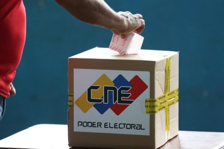 Oficialismo venezolano gana mayoría de diputados en Parlamento