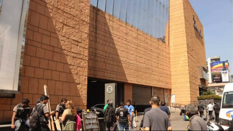 Trabajador muere tras caer más de cinco metros en tienda departamental en Polanco