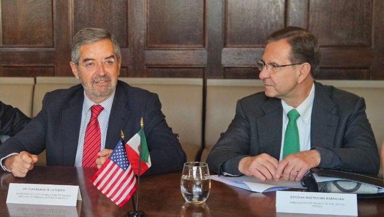 Califican de 'desastrosa' gestión de Esteban Moctezuma y Juan Ramón de la Fuente