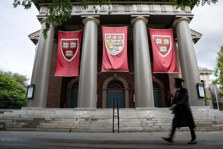 China insta a EEUU a defender los derechos legítimos de los estudiantes extranjeros