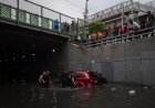 Más de 20 horas tardó recuperación de vehículos atrapados en bajopuentes por inundaciones en la CDMX