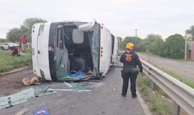 Volcadura de camión en NL deja más de 10 muertos y casi 20 heridos; era una familia que vacacionaba