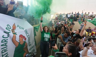 Legisladora “le da billetes a diputada del PVEM” por cambiar su voto sobre aborto en Guanajuato